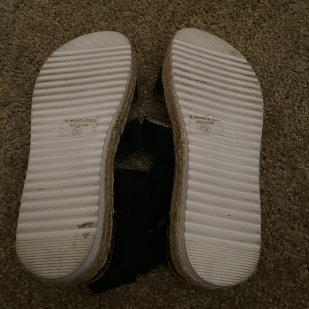 Sandals - Picture 3 of 4